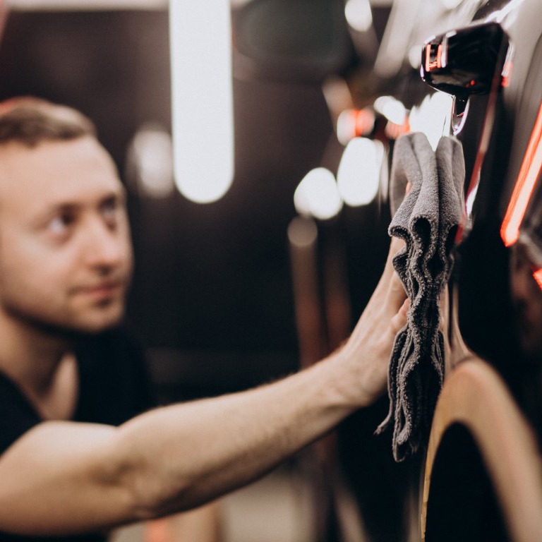 Car wash detailing station